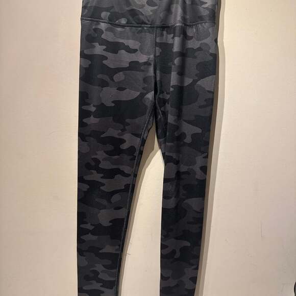 SO Clothing Pants - SO Camo High-Waisted Active Yoga Leggings